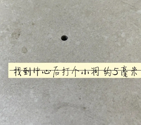 丽江市瓷砖空鼓维修公司专业解答在瓷砖铺贴过程中，如果砂料搅拌不均匀，将会带来以下问题